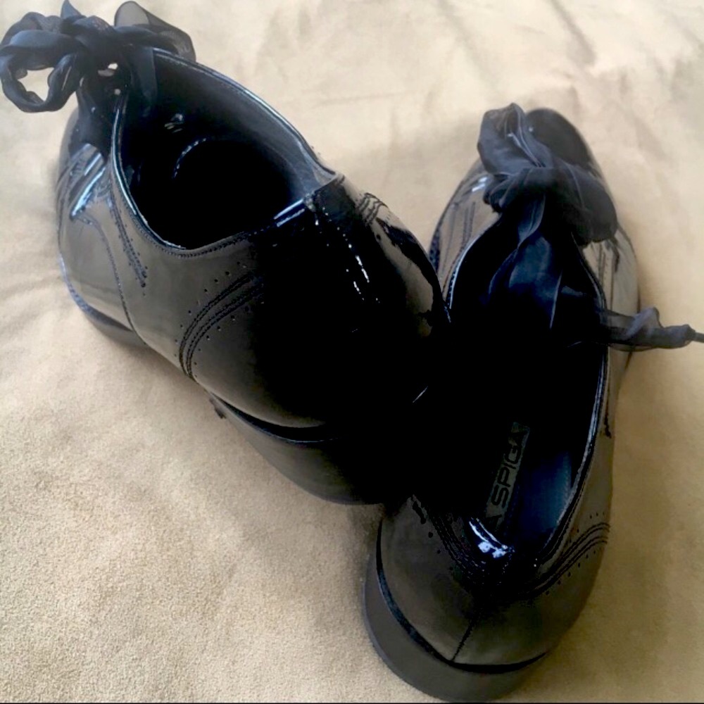 Black Patten Leather Shoes - Picture 3 of 4